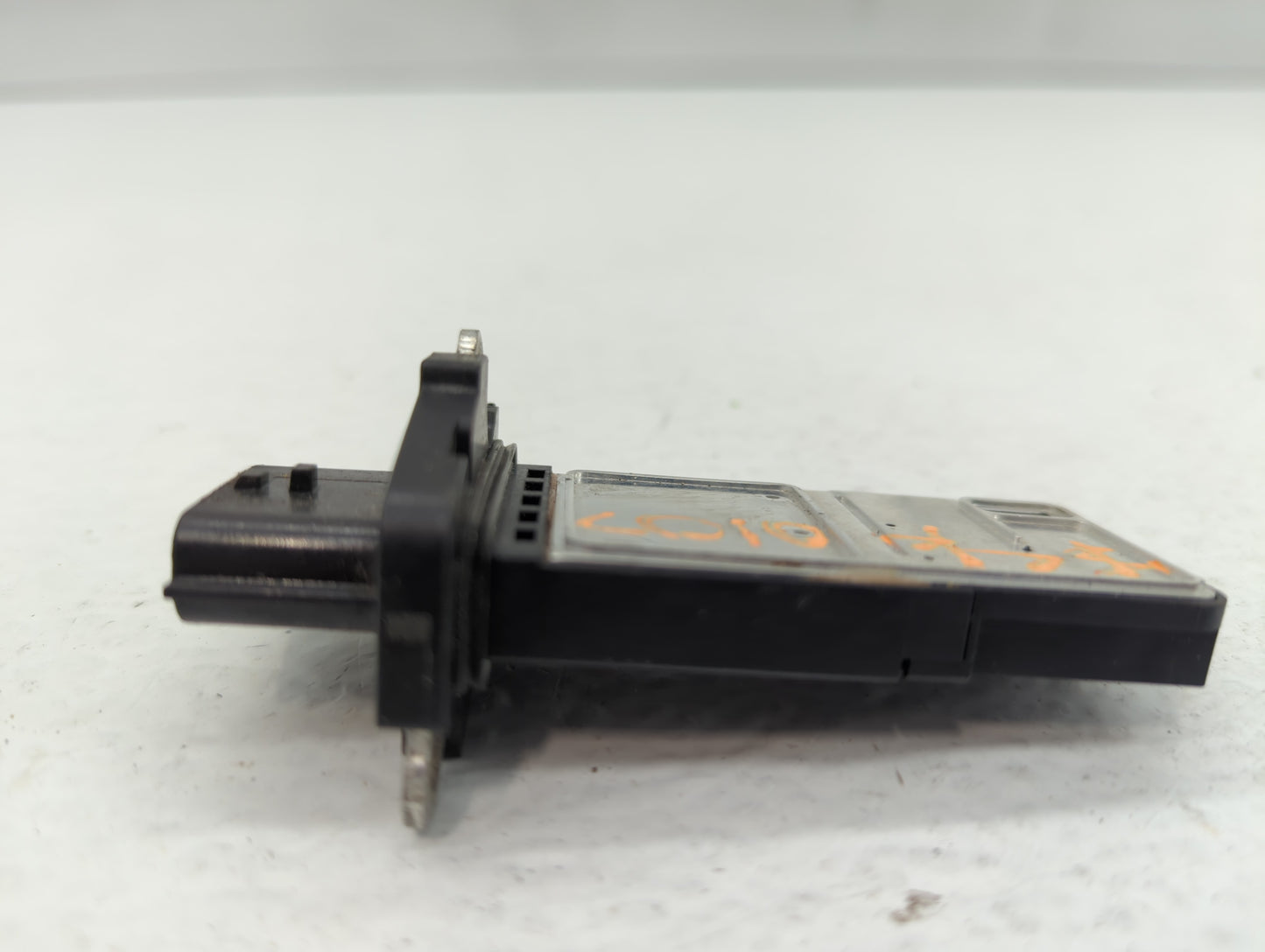 Volvo V40 Mass Air Flow Meter Maf - Oemusedautoparts1.com