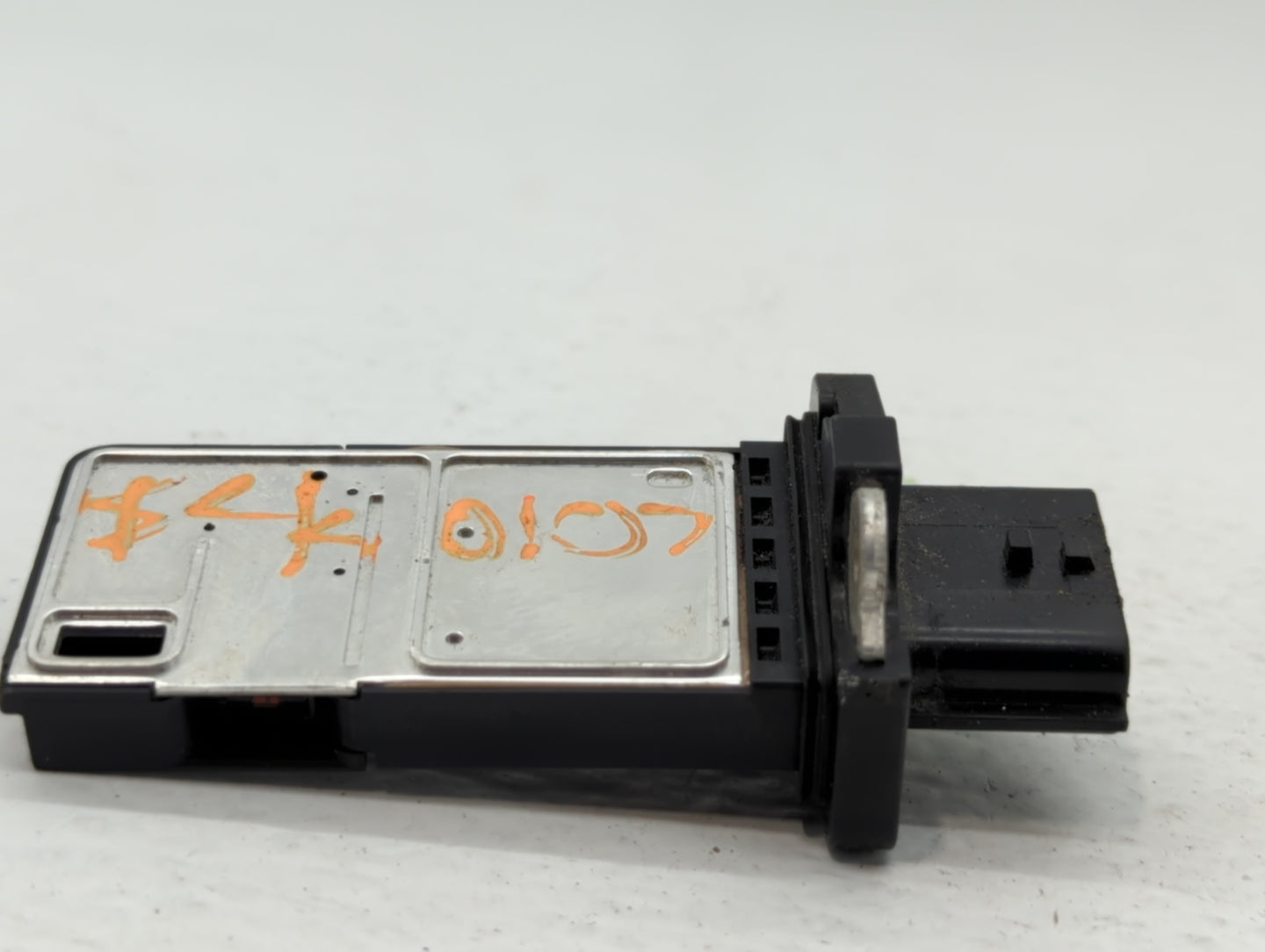 Volvo V40 Mass Air Flow Meter Maf - Oemusedautoparts1.com