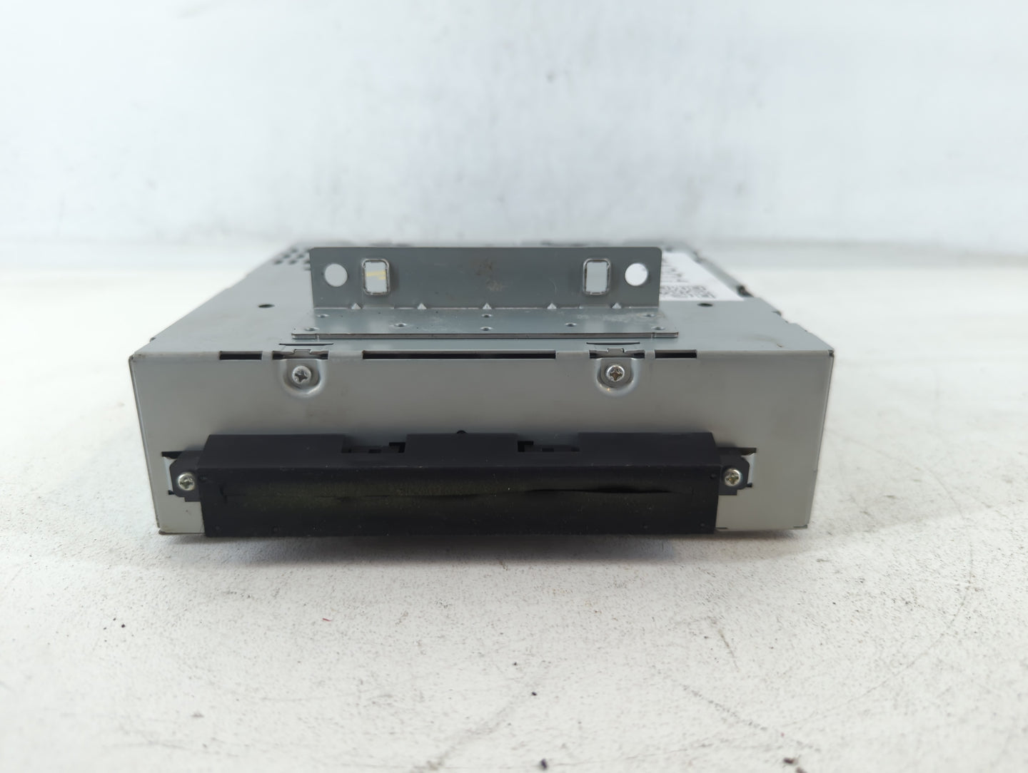 Volvo V40 Am Fm Cd Player Radio Receiver - Oemusedautoparts1.com