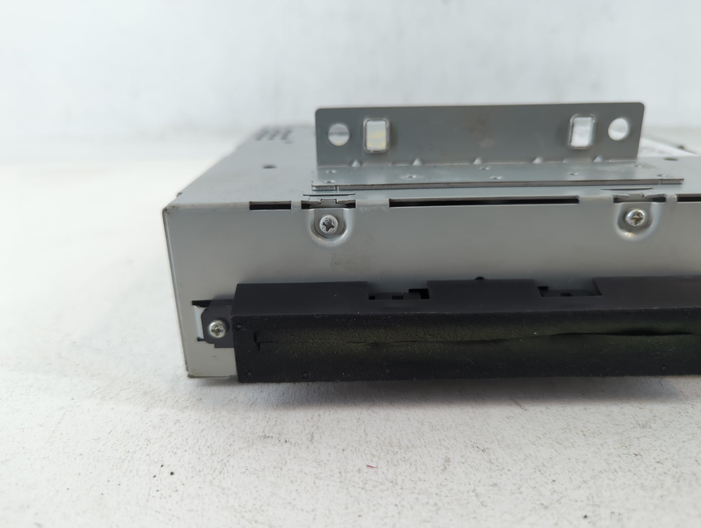 Volvo V40 Am Fm Cd Player Radio Receiver - Oemusedautoparts1.com
