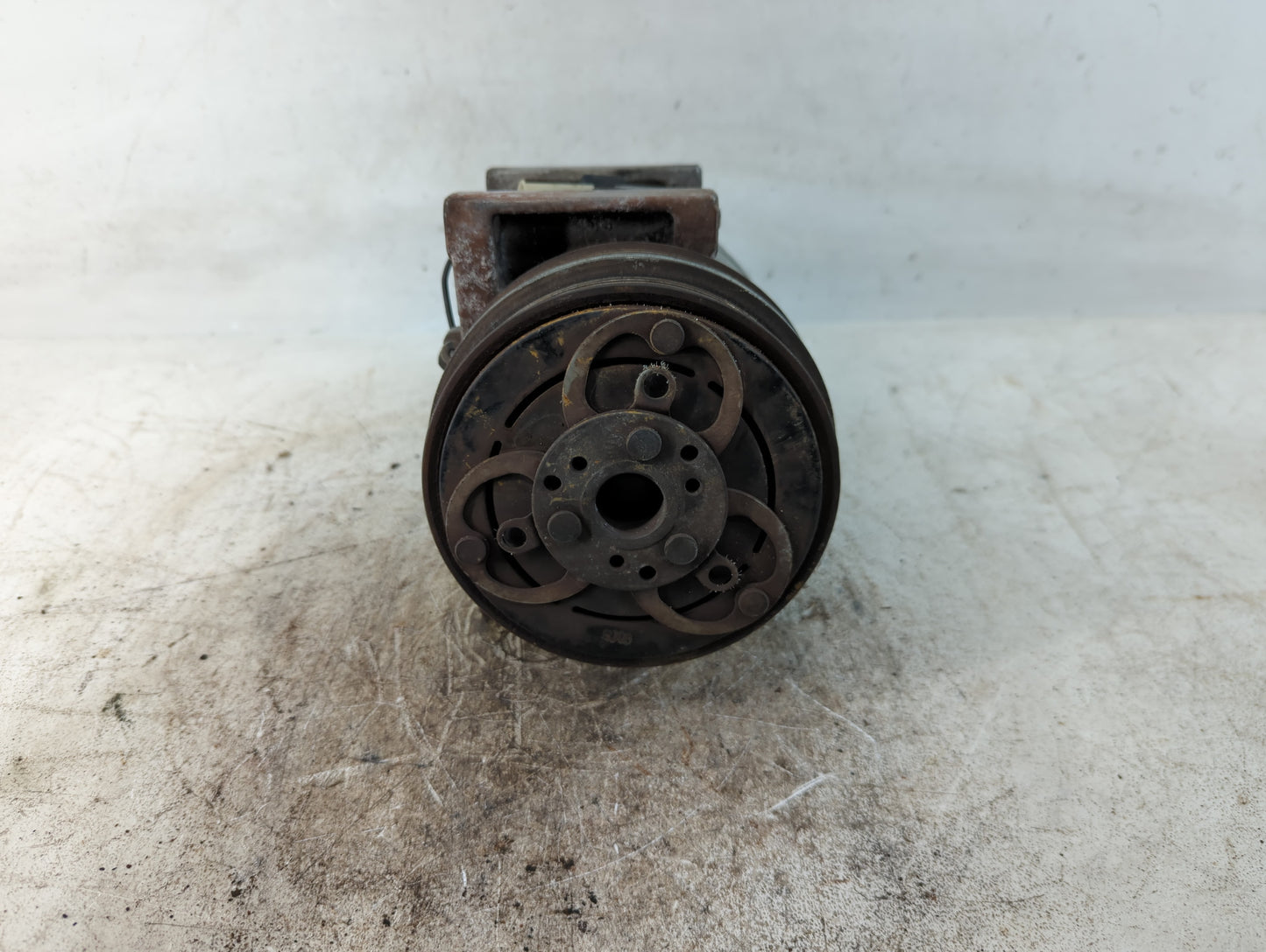 Volvo V40 Air Conditioning A/c Ac Compressor Oem - Oemusedautoparts1.com
