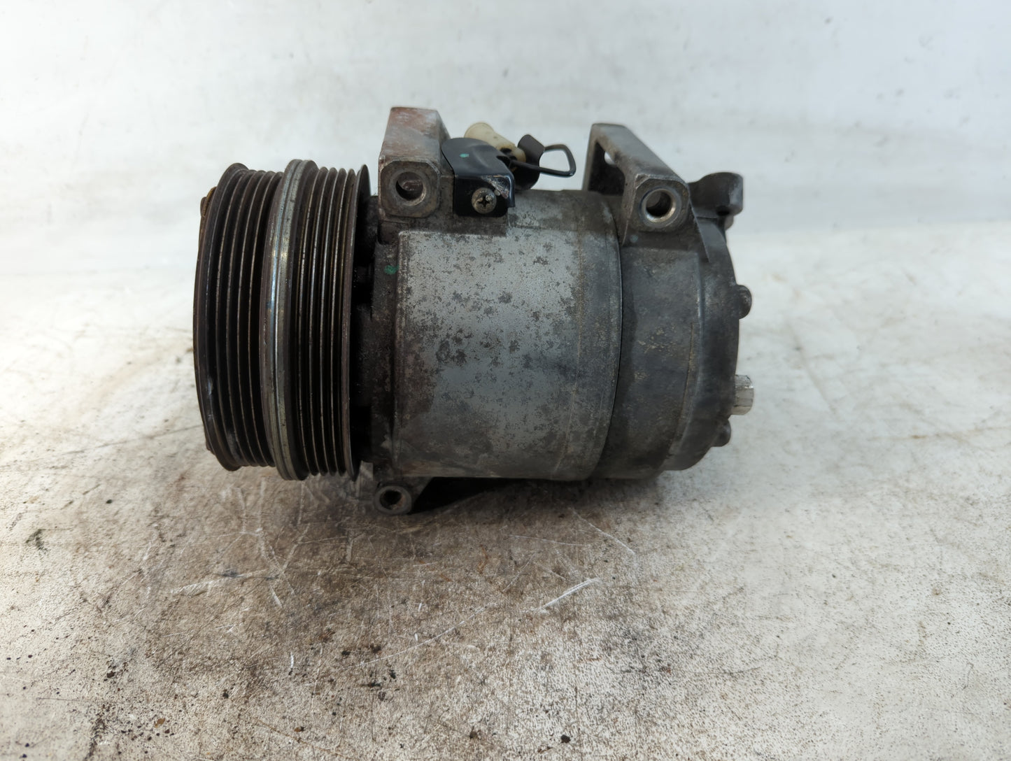 Volvo V40 Air Conditioning A/c Ac Compressor Oem - Oemusedautoparts1.com