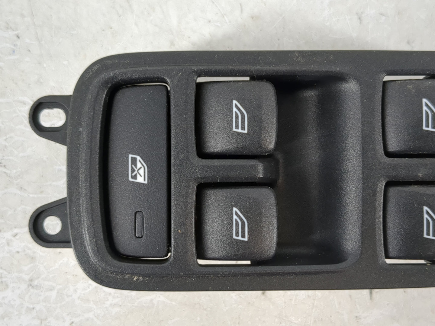 2010 Volvo V40 Master Power Window Switch Replacement Driver Side Left P/N:31264913 Fits Fits 2011 OEM Used Auto Parts - Oem