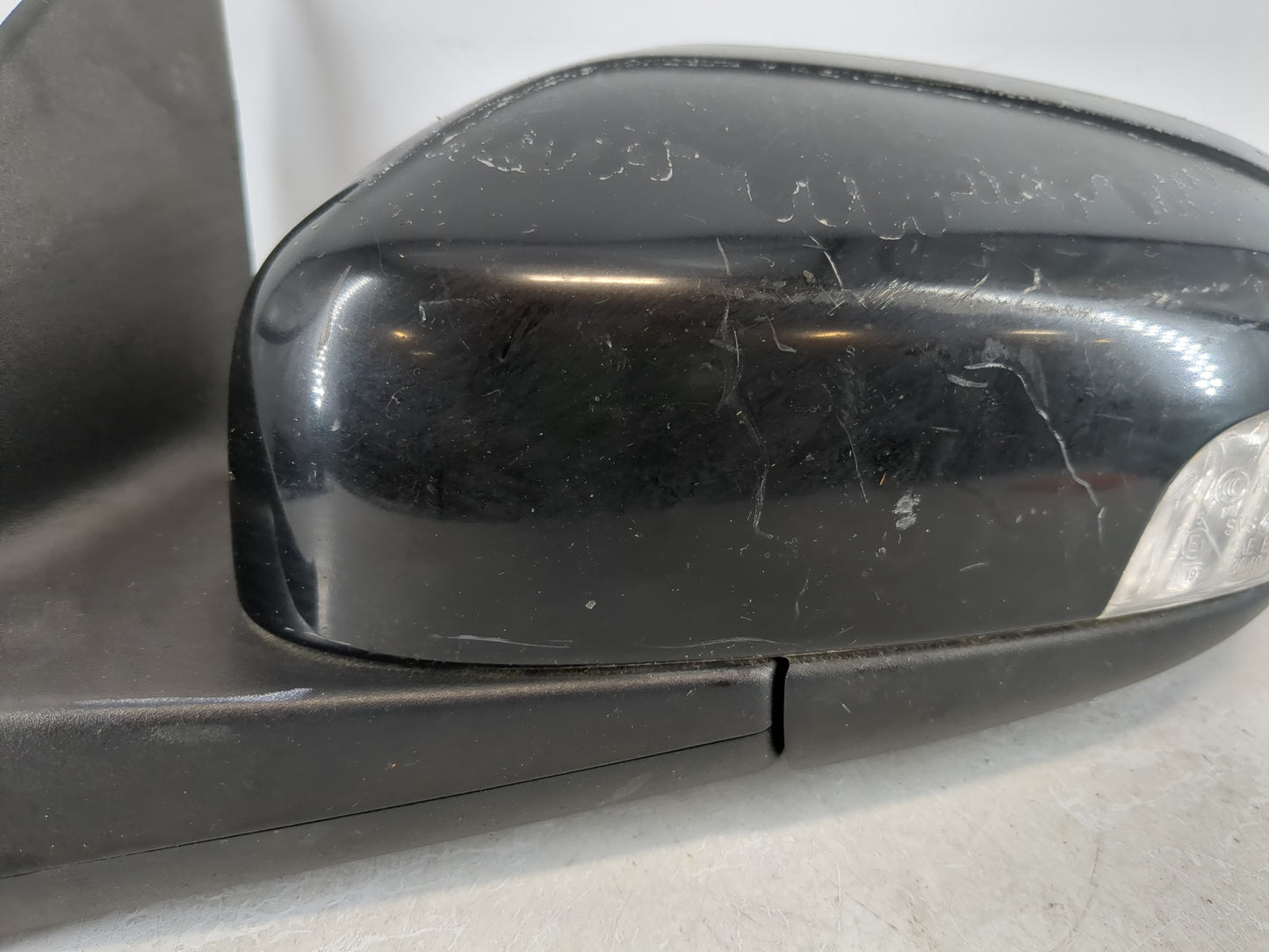 Volvo V40 Passenger Right Side View Manual Door Mirror Black - Oemusedautoparts1.com