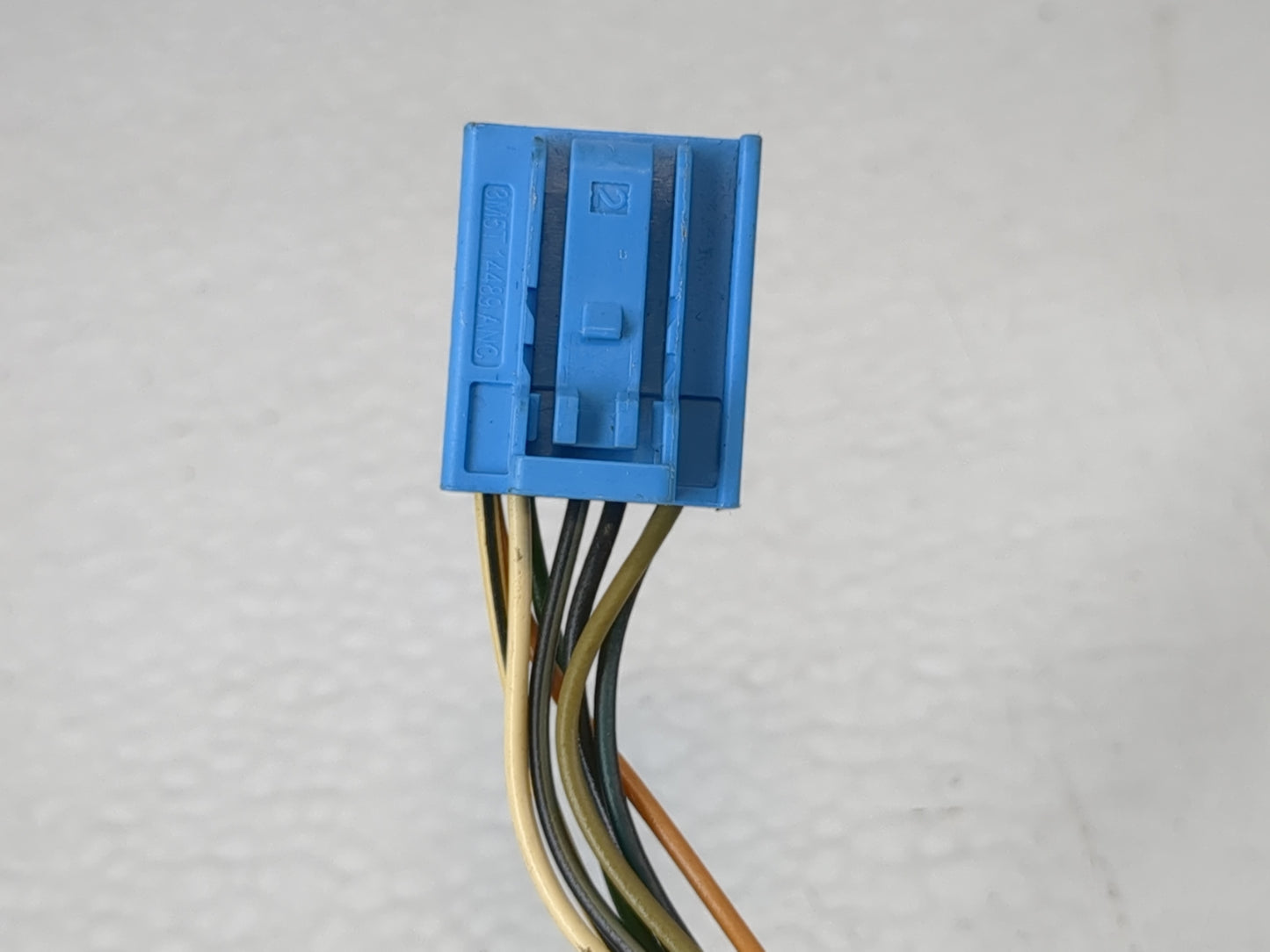 Volvo V40 Passenger Right Side View Manual Door Mirror Black - Oemusedautoparts1.com