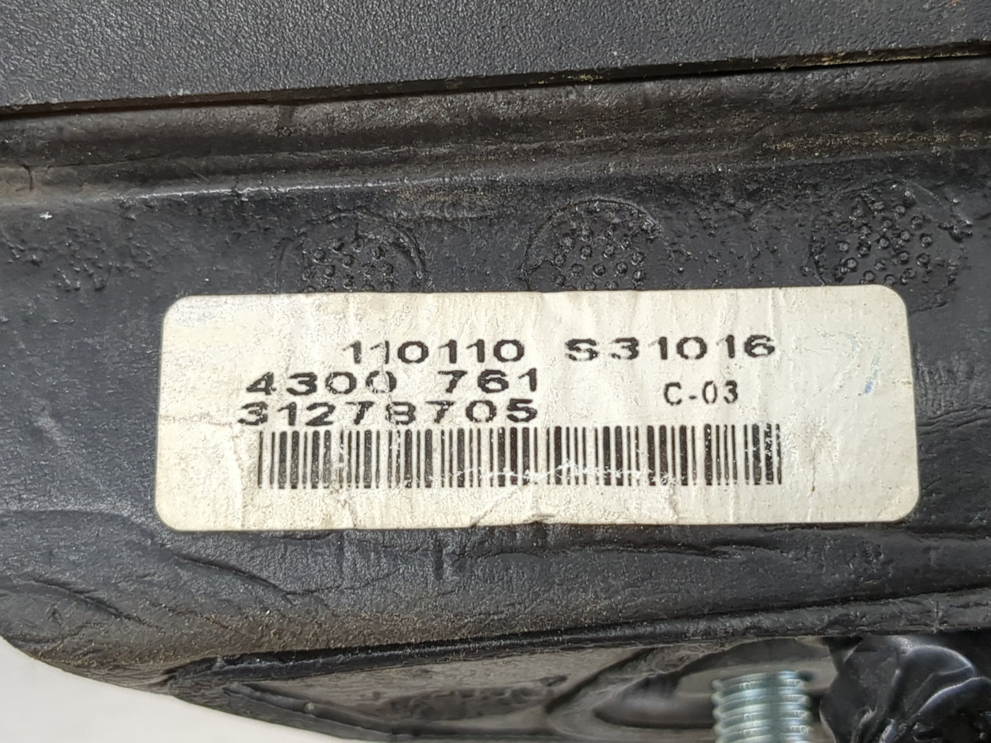 Volvo V40 Passenger Right Side View Manual Door Mirror Black - Oemusedautoparts1.com