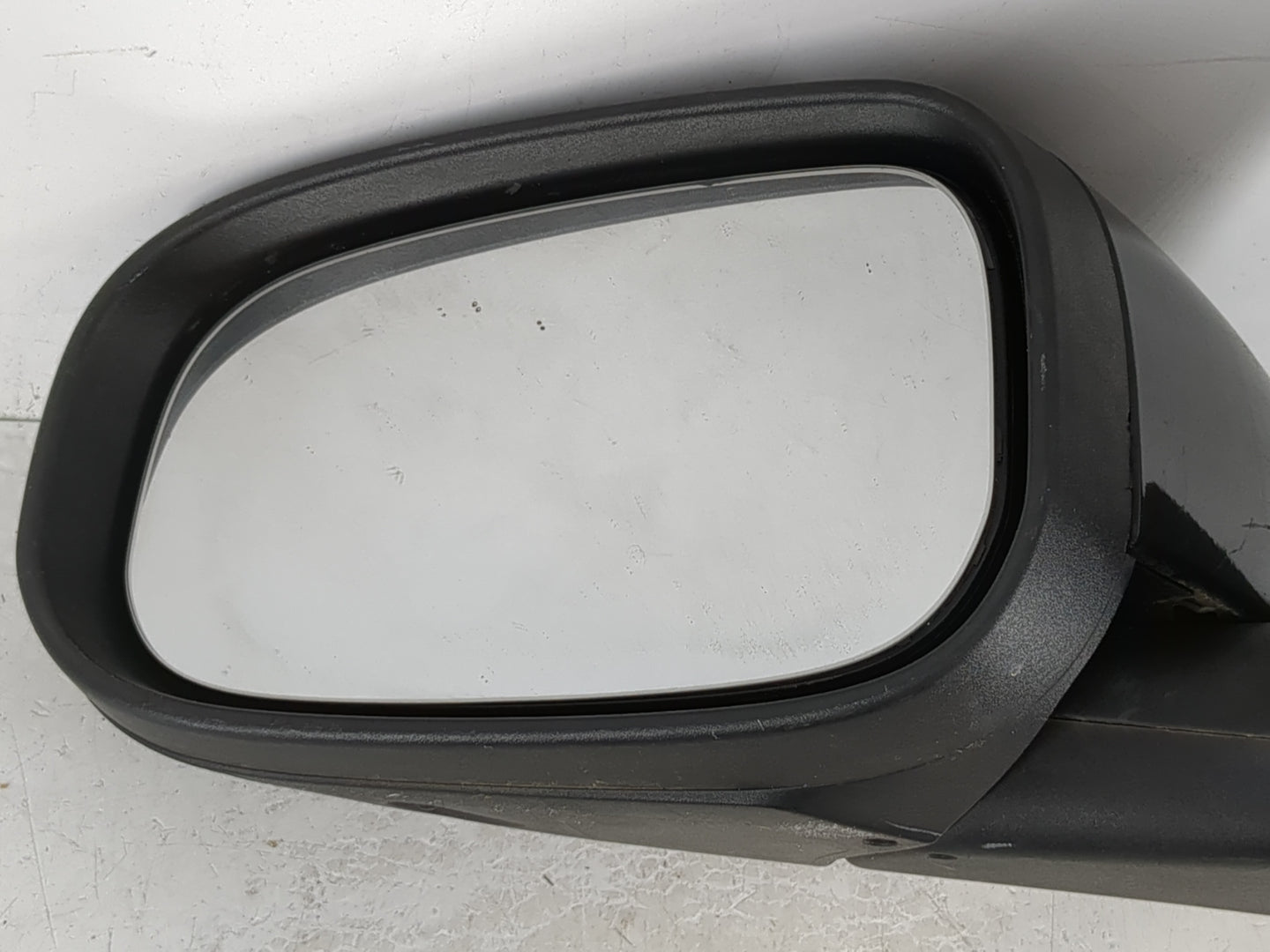 Volvo V40 Passenger Right Side View Manual Door Mirror Black - Oemusedautoparts1.com