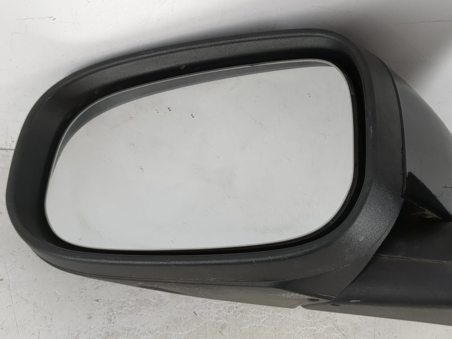 Volvo V40 Passenger Right Side View Manual Door Mirror Black - Oemusedautoparts1.com