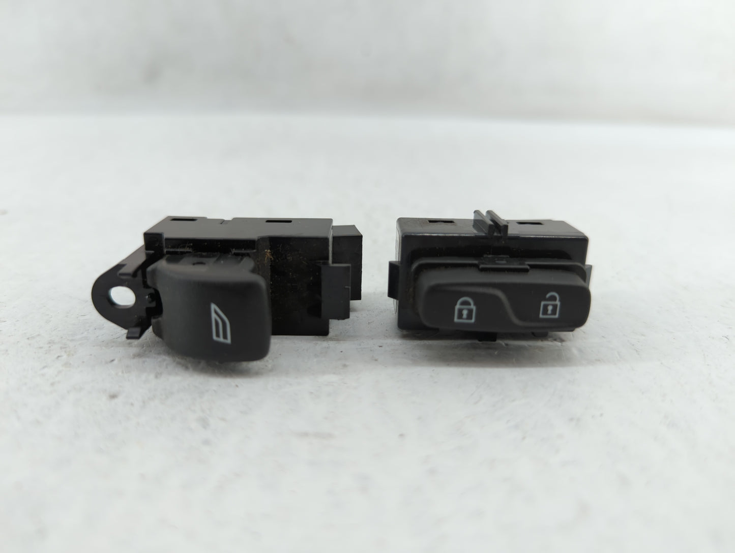 2010 Volvo V70 Master Power Window Switch Replacement Driver Side Left P/N:31272006 Fits OEM Used Auto Parts - Oemusedautopa