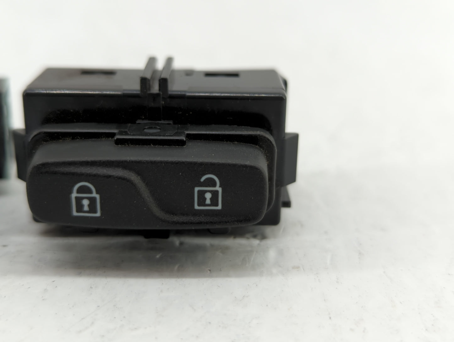 2010 Volvo V70 Master Power Window Switch Replacement Driver Side Left P/N:31272006 Fits OEM Used Auto Parts - Oemusedautopa