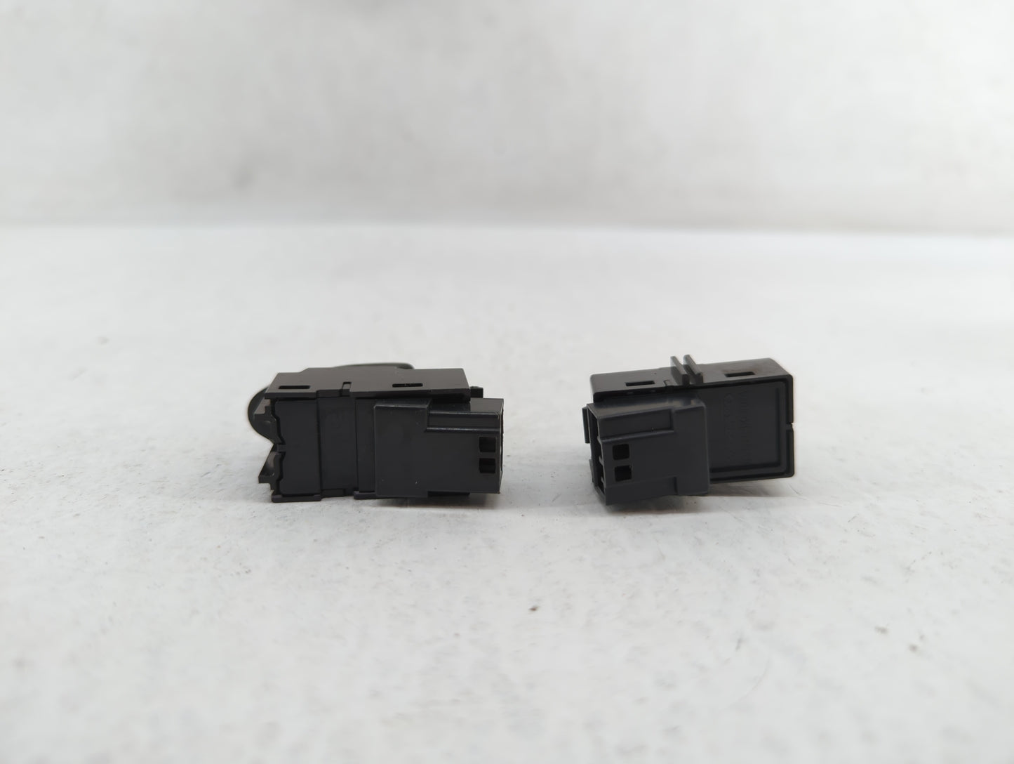 2010 Volvo V70 Master Power Window Switch Replacement Driver Side Left P/N:31272006 Fits OEM Used Auto Parts - Oemusedautopa