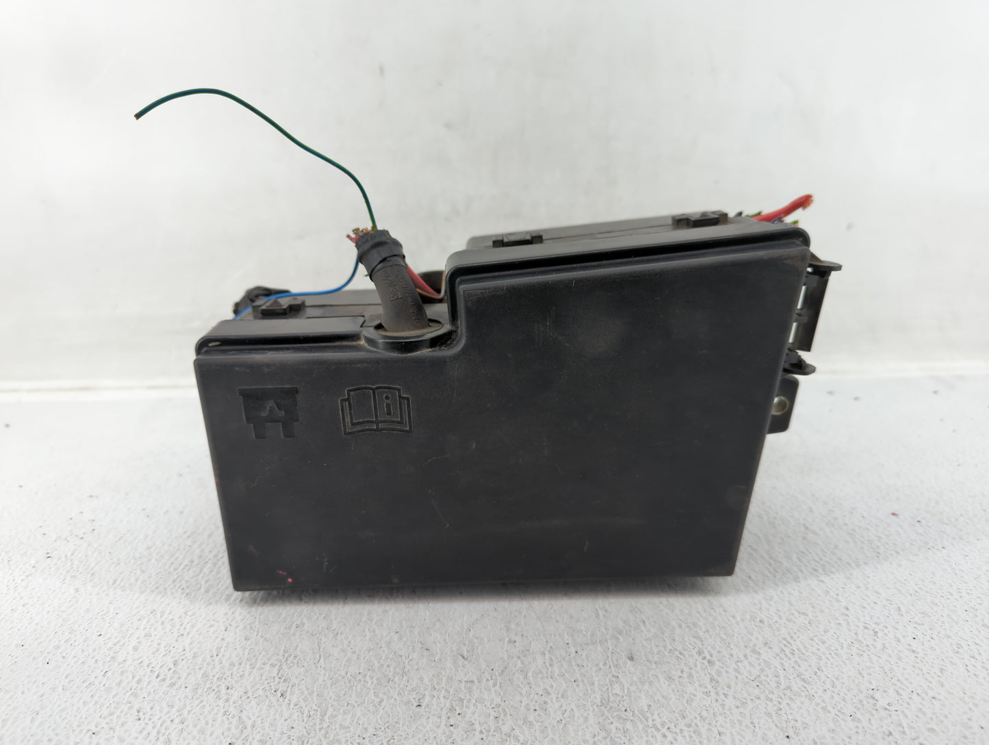 2010 Volvo V70 Fusebox Fuse Box Panel Relay Module P/N:518818000 Fits Fits 2011 2012 2013 OEM Used Auto Parts - Oemusedautop