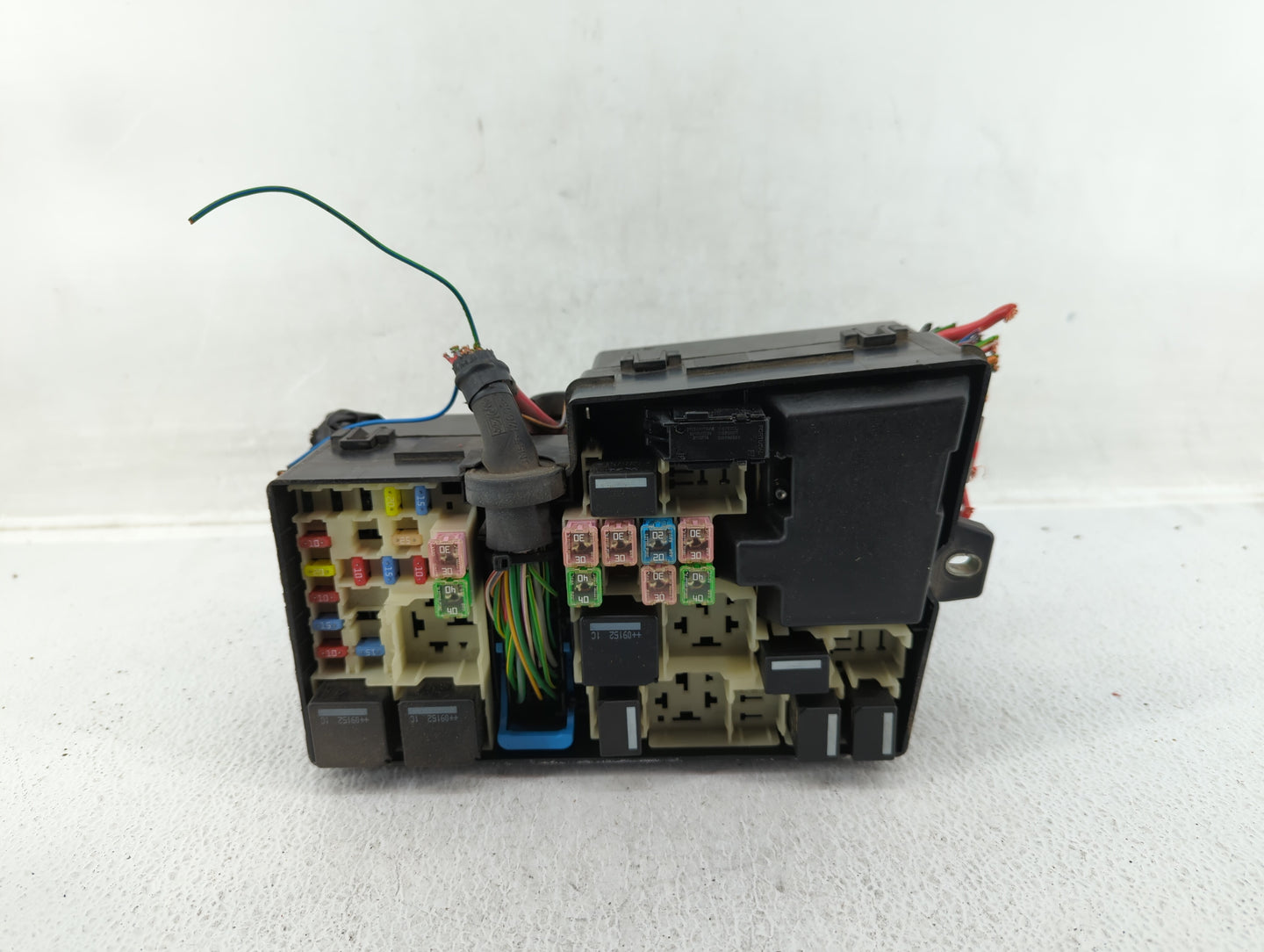 2010 Volvo V70 Fusebox Fuse Box Panel Relay Module P/N:518818000 Fits Fits 2011 2012 2013 OEM Used Auto Parts - Oemusedautop