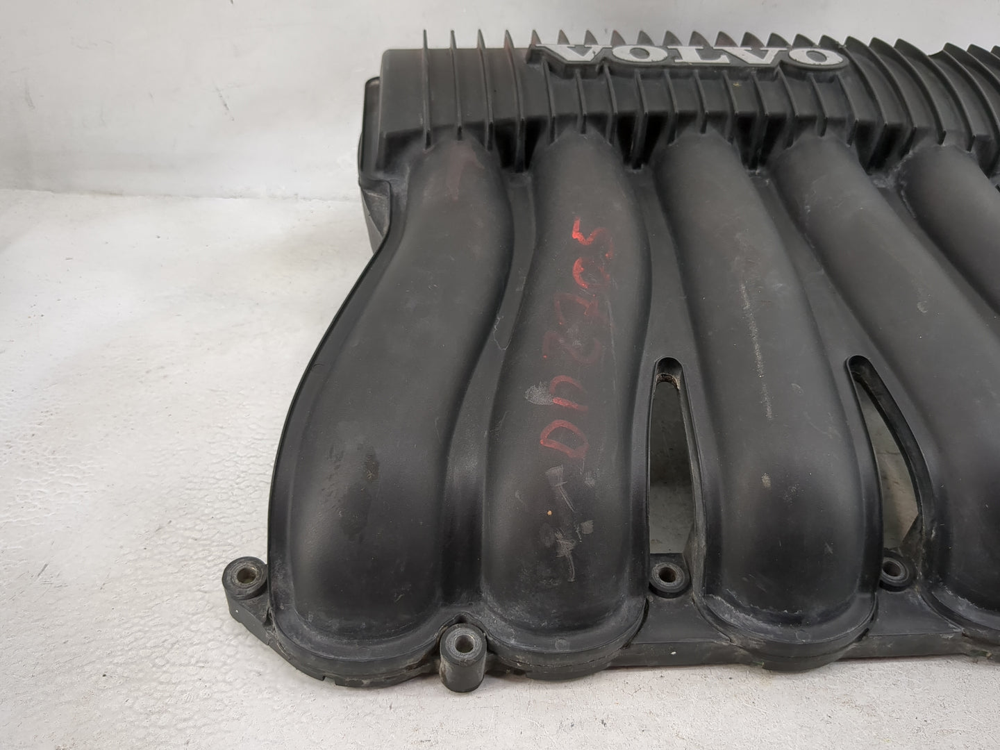2010 Volvo Volvo 30 Series Air Intake Manifold P/N:30646518 Fits Fits 2004 2005 2006 2007 2008 2009 OEM Used Auto Parts - Oe