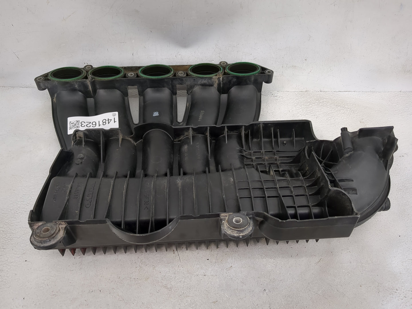 2010 Volvo Volvo 30 Series Air Intake Manifold P/N:30646518 Fits Fits 2004 2005 2006 2007 2008 2009 OEM Used Auto Parts - Oe