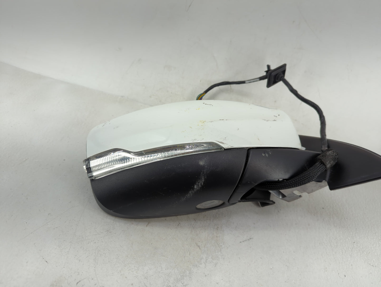 2010-2013 Volvo Xc60 Passenger Side View Mirror - Right Door Mirror OEM Used - Oemusedautoparts1.com