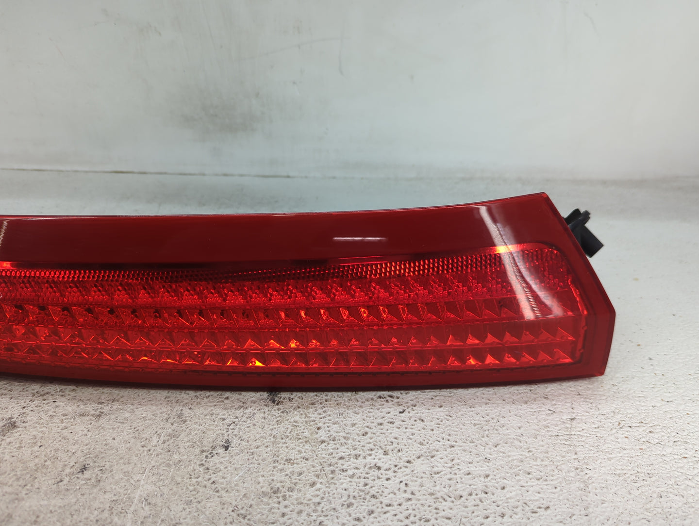 2007-2014 Volvo Xc90 Tail Light Assembly Driver Left OEM P/N:3069814 Fits Fits 2007 2008 2009 2010 2011 2012 2013 2014 OEM U