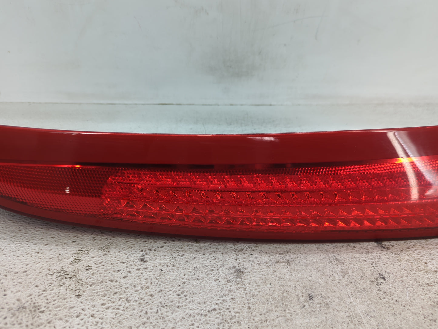 2007-2014 Volvo Xc90 Tail Light Assembly Driver Left OEM P/N:3069814 Fits Fits 2007 2008 2009 2010 2011 2012 2013 2014 OEM U