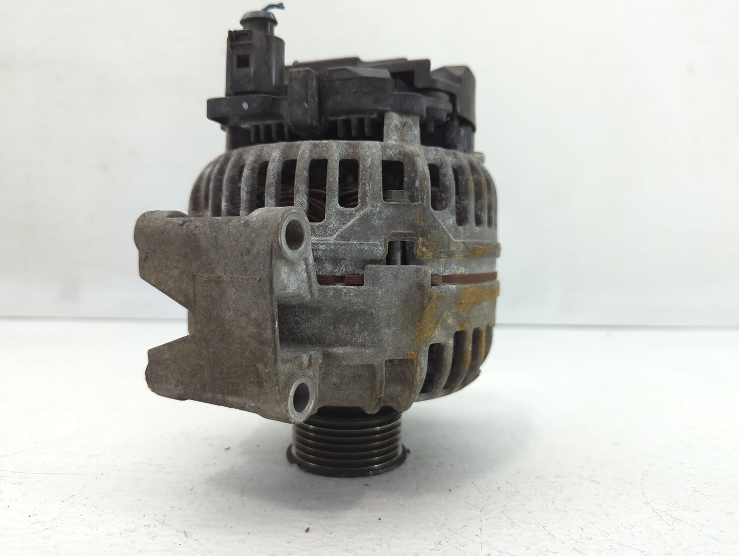 2006-2013 Audi A3 Alternator Replacement Generator Charging Assembly Engine OEM P/N:06B 903 016AB Fits OEM Used Auto Parts -