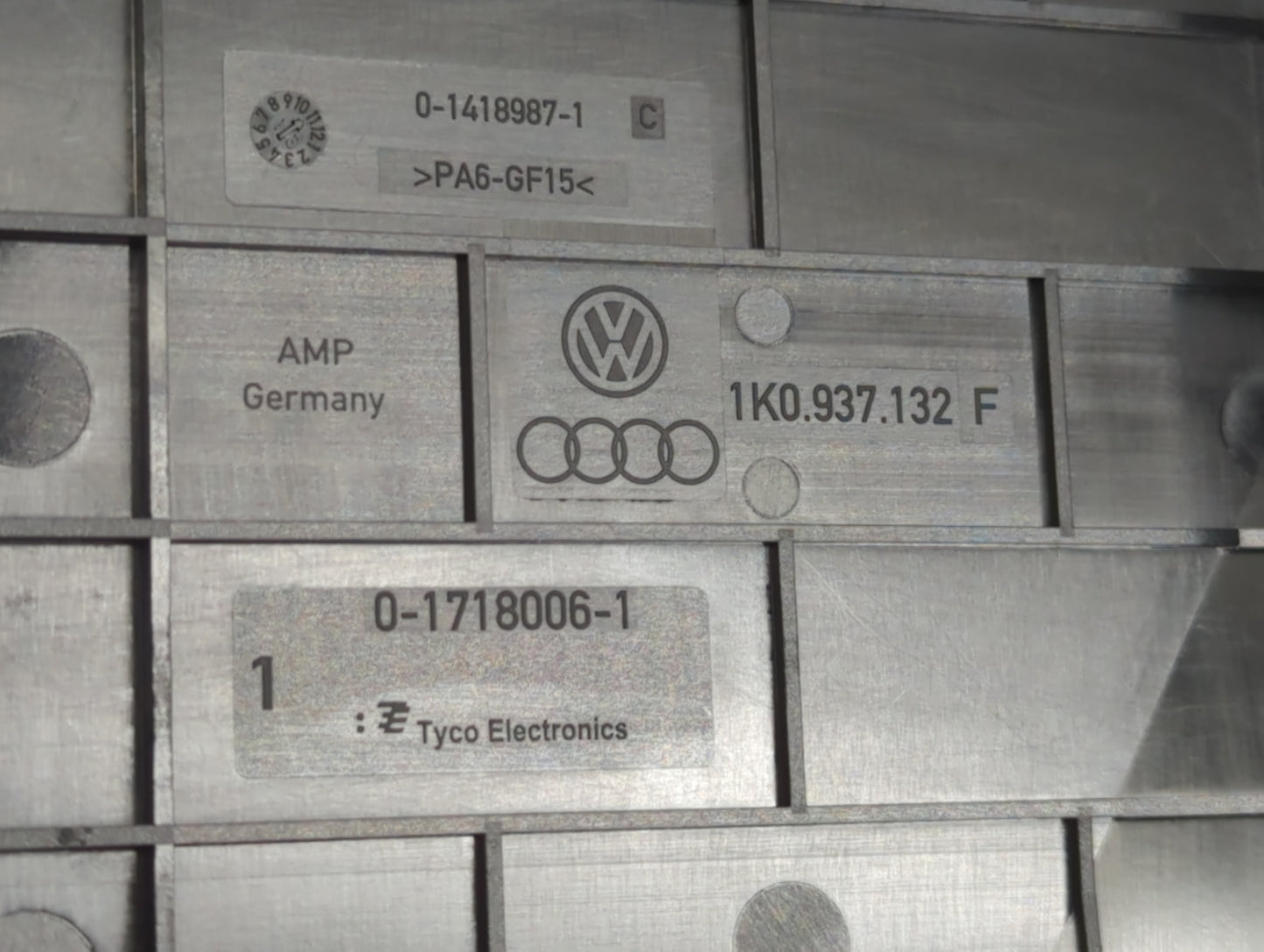 2006-2013 Audi A3 Fusebox Fuse Box Panel Relay Module P/N:1K0 937 132 F Fits OEM Used Auto Parts - Oemusedautoparts1.com