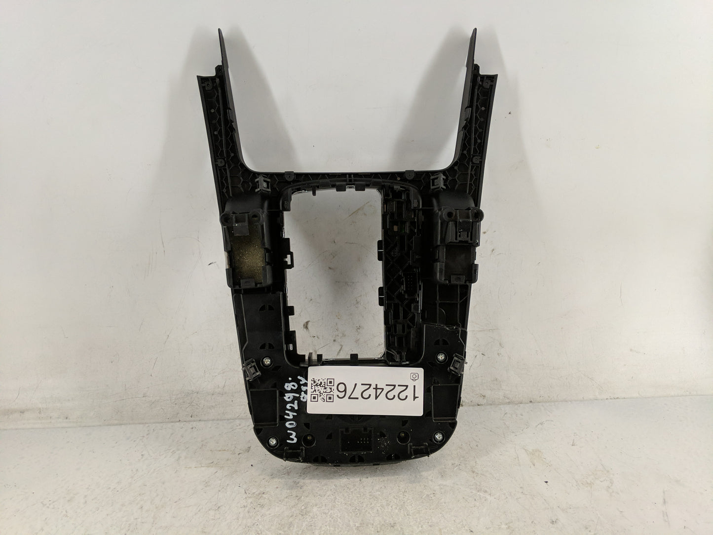 2010-2012 Audi A4 Radio AM FM Cd Player Receiver Replacement P/N:8T0 909 609 F WFX Fits OEM Used Auto Parts - Oemusedautopar