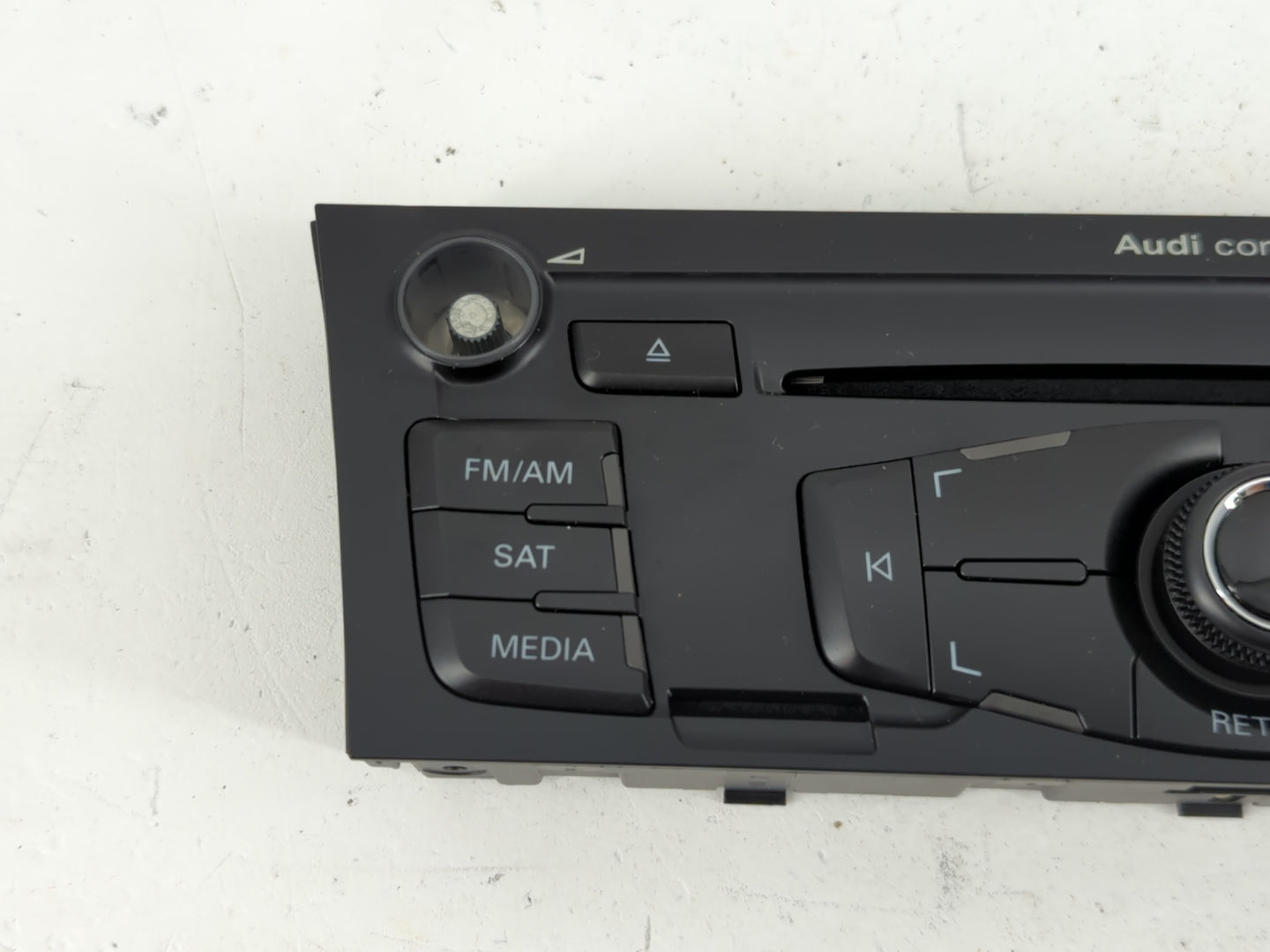2010-2012 Audi A4 Radio AM FM Cd Player Receiver Replacement P/N:MGCFC00203F Fits OEM Used Auto Parts - Oemusedautoparts1.co
