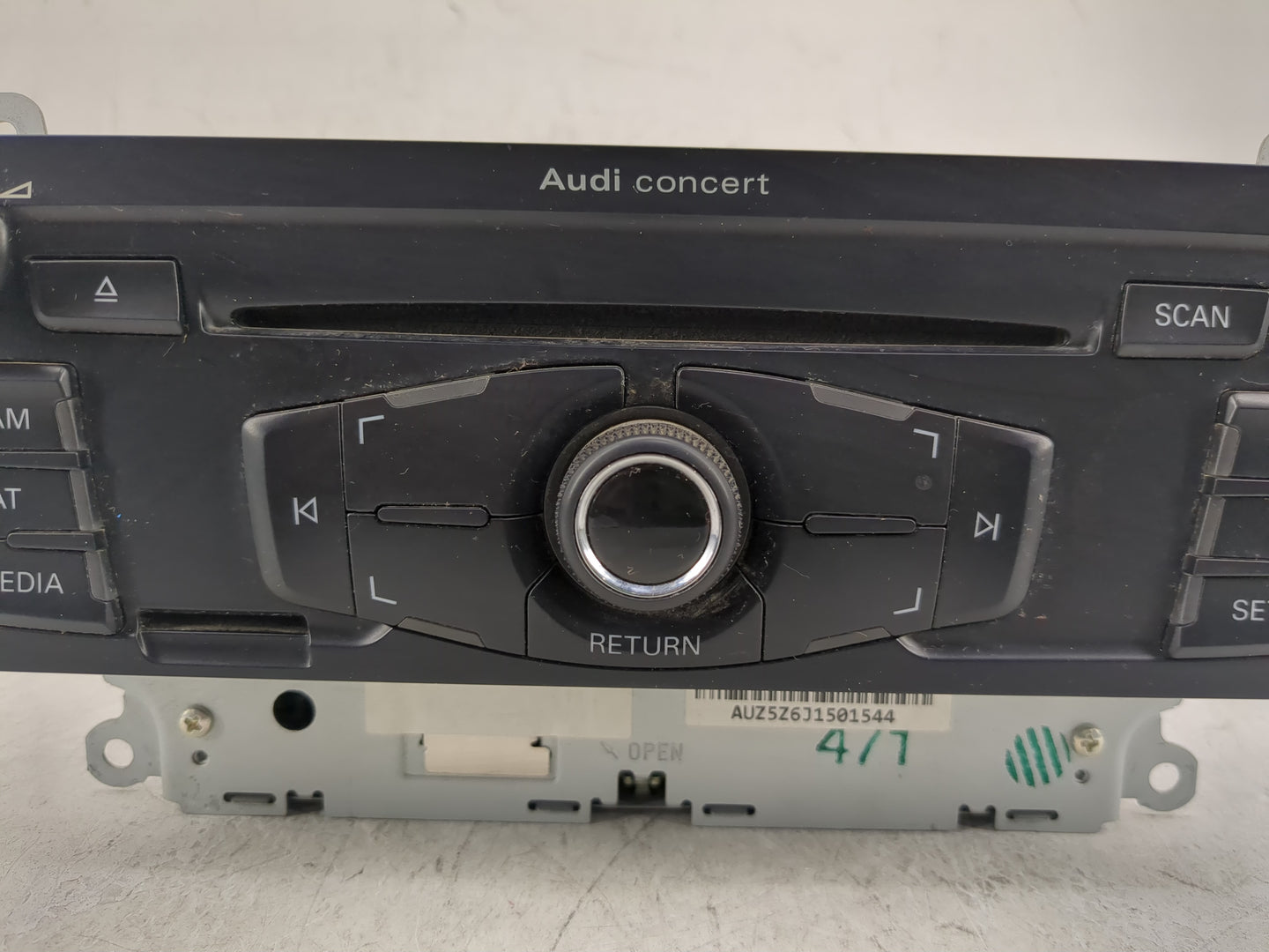 2010-2012 Audi A4 Radio AM FM Cd Player Receiver Replacement P/N:8T1 035 186 R Fits Fits 2010 2011 2012 2013 2014 2015 2016 