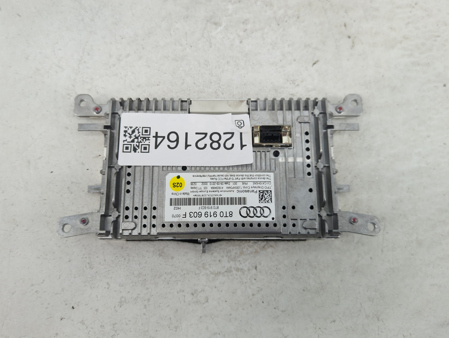 2009-2016 Audi A4 Information Display Screen - Oemusedautoparts1.com