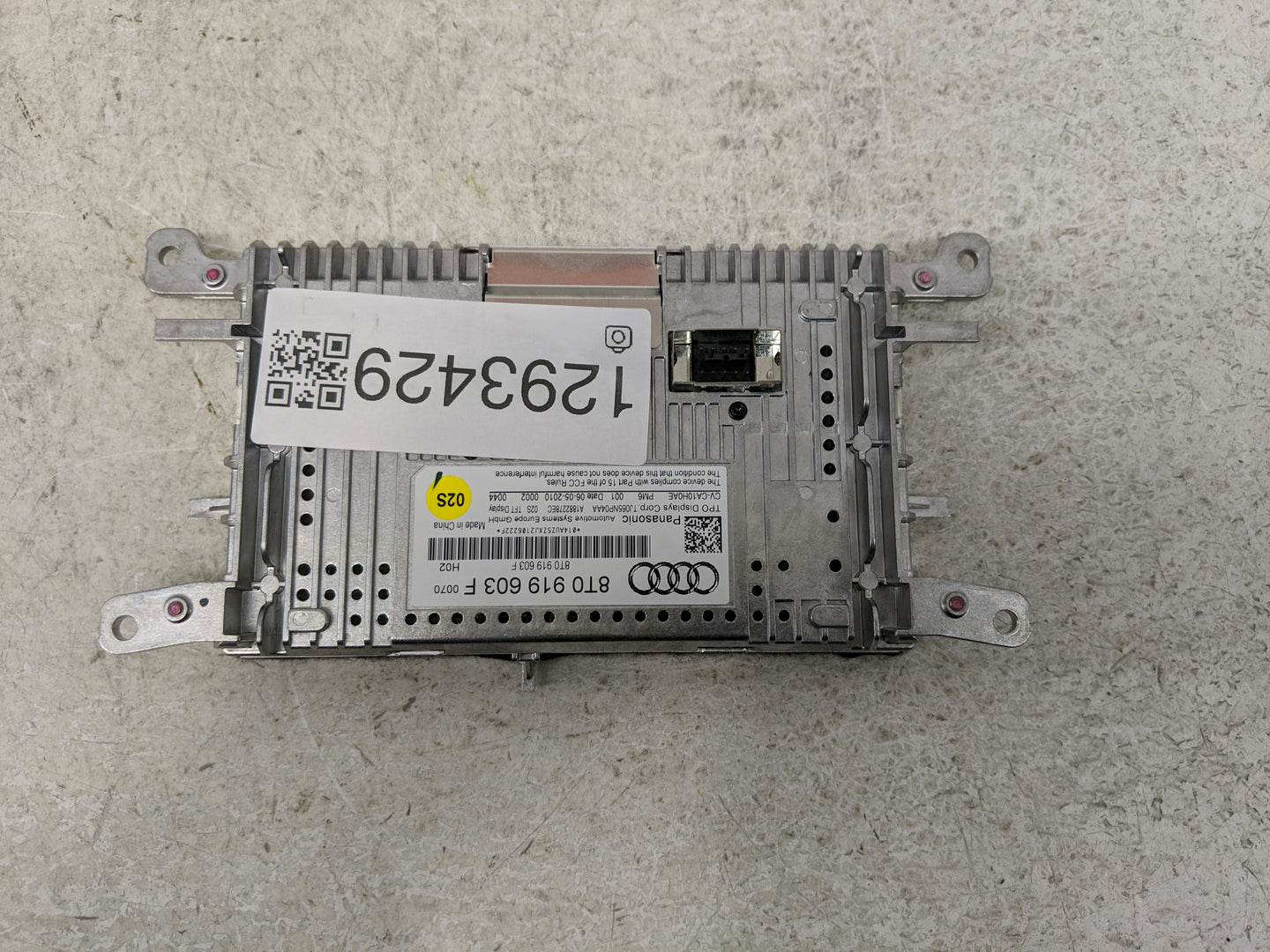 2009-2016 Audi A4 Information Display Screen - Oemusedautoparts1.com