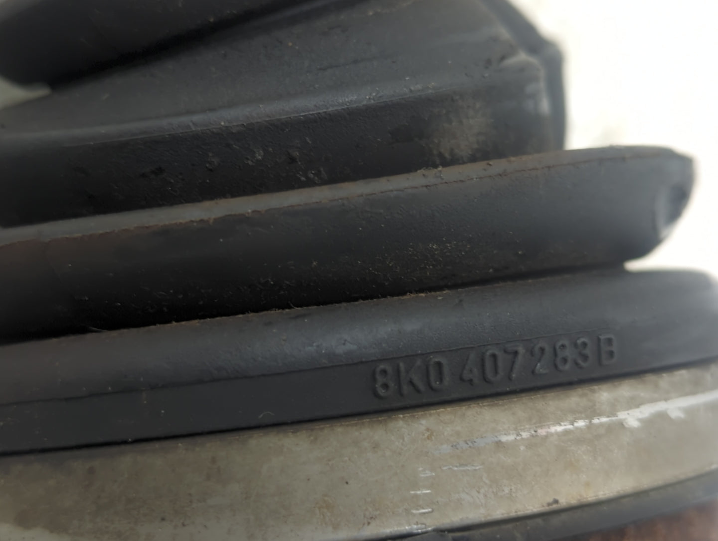 2011 Audi A4 Axle Shaft Front Passenger Cv C/v - Oemusedautoparts1.com