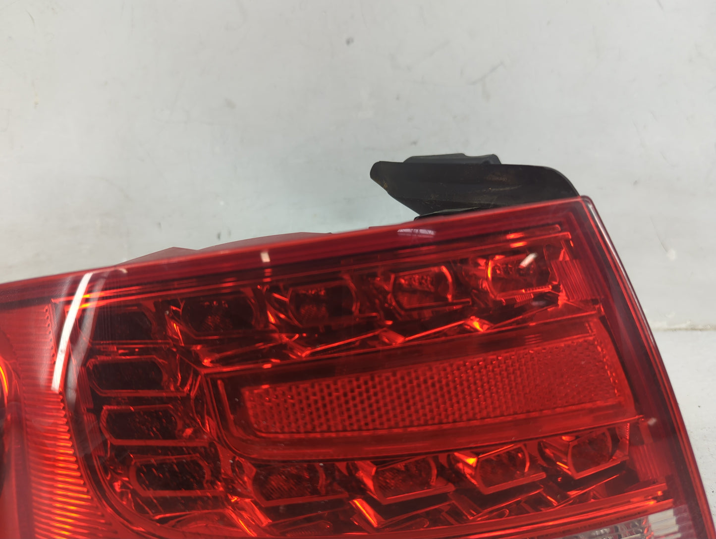 2010-2012 Audi A4 Tail Light Assembly Driver Left OEM P/N:SM043TLPL316 Fits Fits 2010 2011 2012 OEM Used Auto Parts - Oemuse
