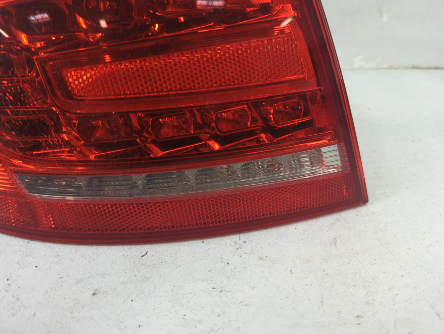 2010-2012 Audi A4 Tail Light Assembly Driver Left OEM P/N:SM043TLPL316 Fits Fits 2010 2011 2012 OEM Used Auto Parts - Oemuse