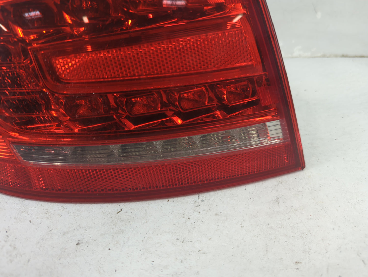 2010-2012 Audi A4 Tail Light Assembly Driver Left OEM P/N:SM043TLPL316 Fits Fits 2010 2011 2012 OEM Used Auto Parts - Oemuse