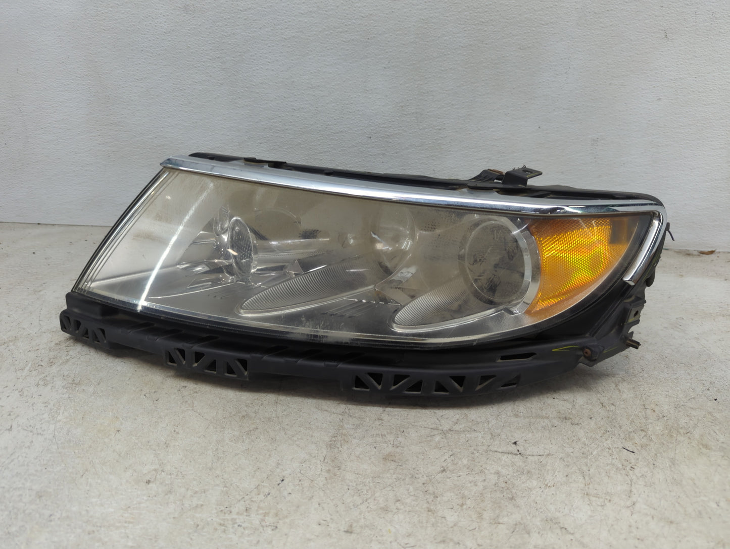 2009-2012 Audi A4 Driver Left Oem Head Light Headlight Lamp - Oemusedautoparts1.com