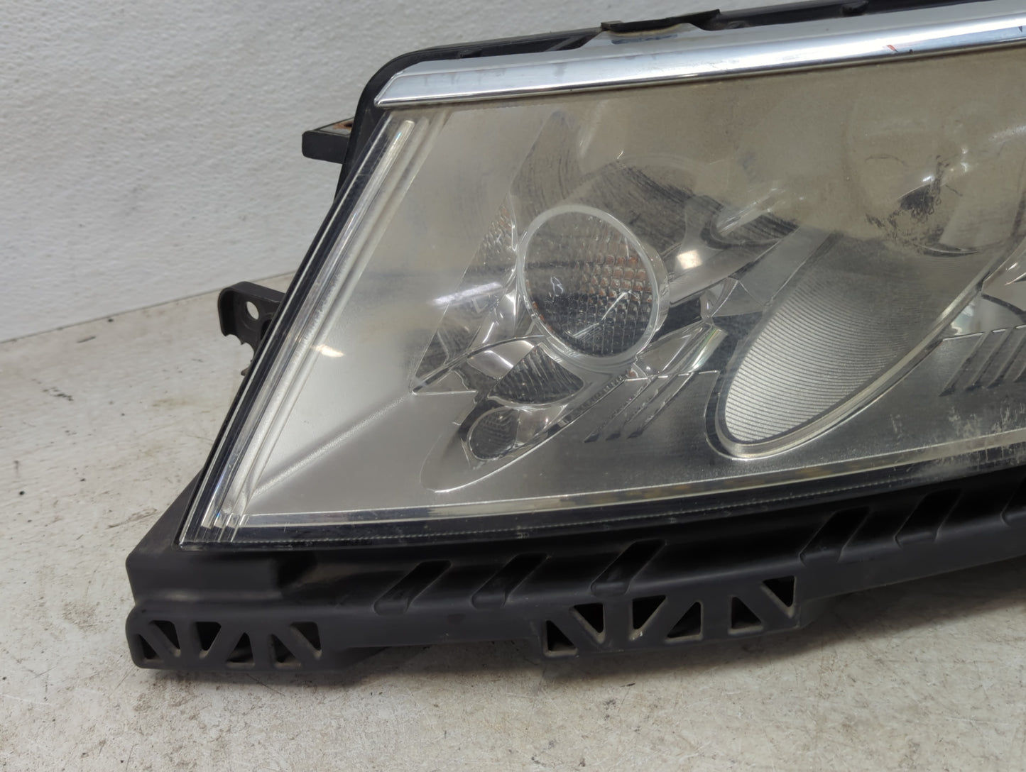 2009-2012 Audi A4 Driver Left Oem Head Light Headlight Lamp - Oemusedautoparts1.com