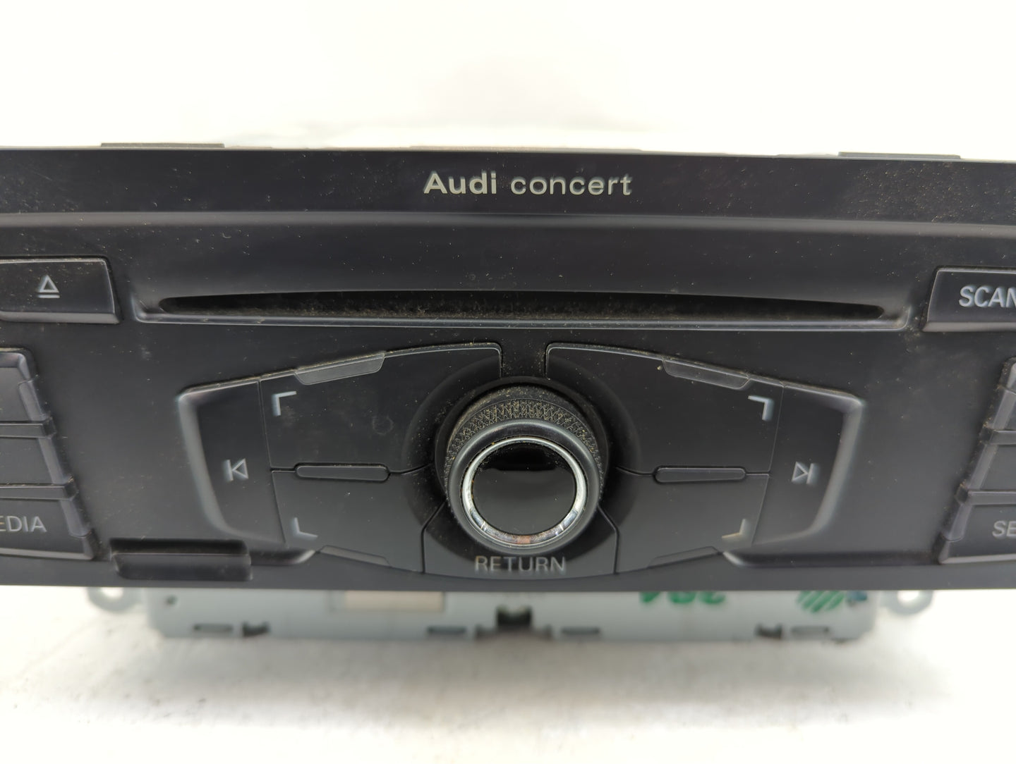 2010-2012 Audi A4 Radio AM FM Cd Player Receiver Replacement P/N:8T1035186R CQ-JA1962G Fits OEM Used Auto Parts - Oemusedaut