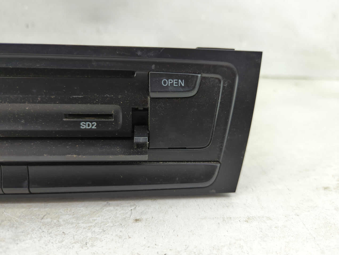 2011 Audi A4 Radio AM FM Cd Player Receiver Replacement P/N:8T1035664C 1859137 Fits Fits 2010 2012 2013 2014 2015 2016 2017 