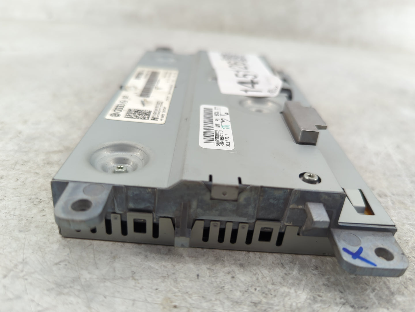 2010-2012 Audi A4 Information Display Screen - Oemusedautoparts1.com