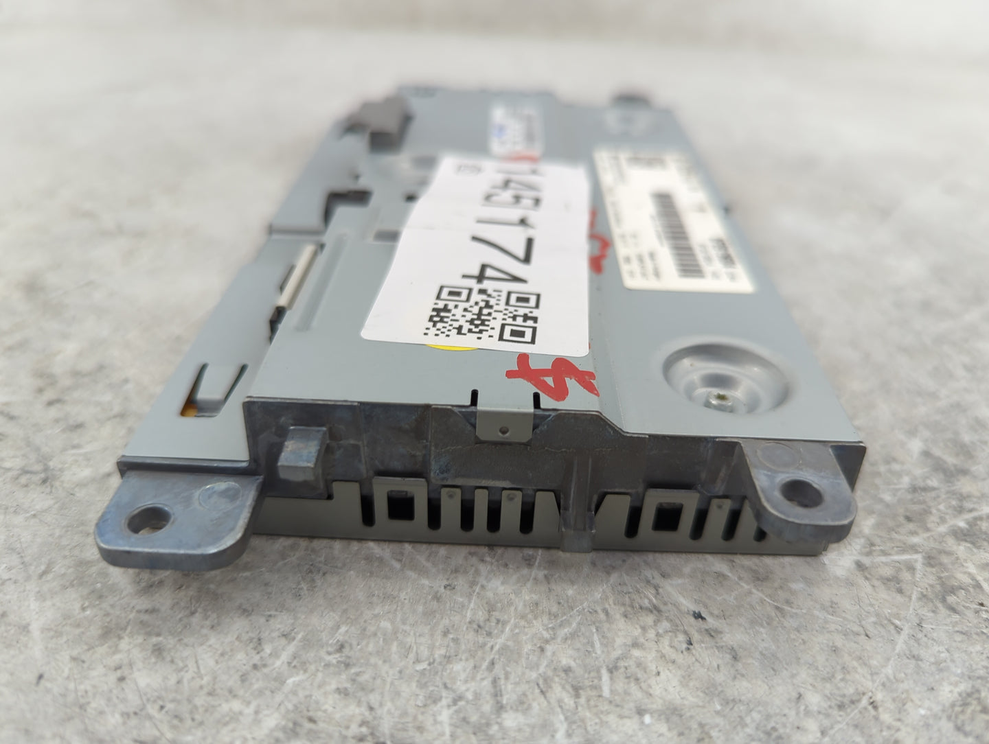 2010-2012 Audi A4 Information Display Screen - Oemusedautoparts1.com