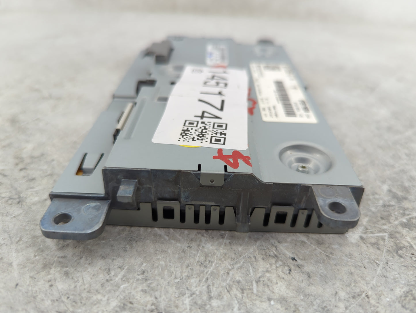 2010-2012 Audi A4 Information Display Screen - Oemusedautoparts1.com