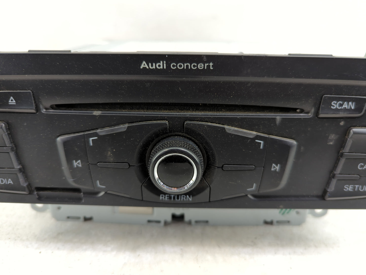2010-2012 Audi A4 Radio AM FM Cd Player Receiver Replacement P/N:8T1035186R CQ-JA1962G Fits OEM Used Auto Parts - Oemusedaut