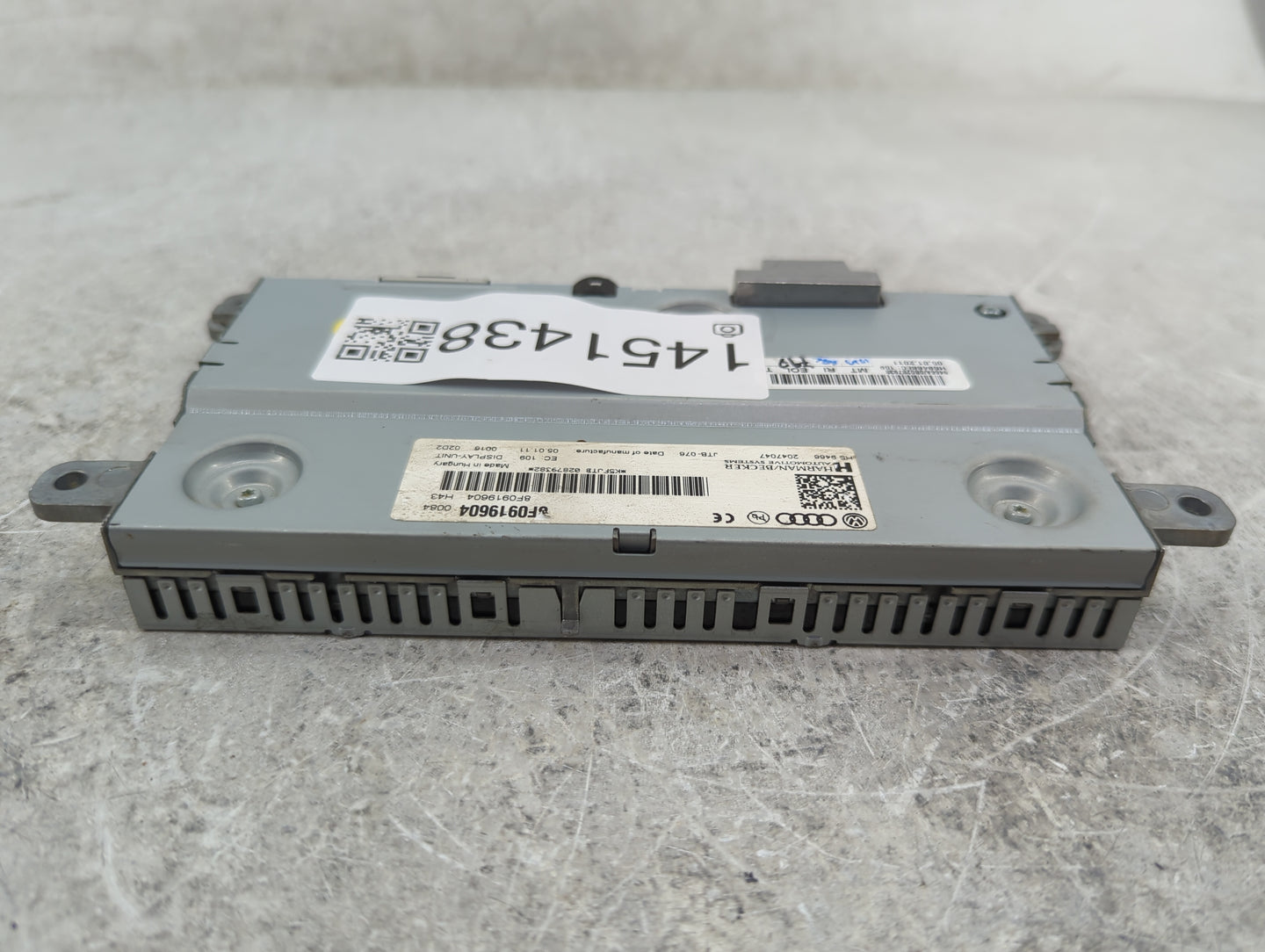 2009-2016 Audi A4 Information Display Screen - Oemusedautoparts1.com