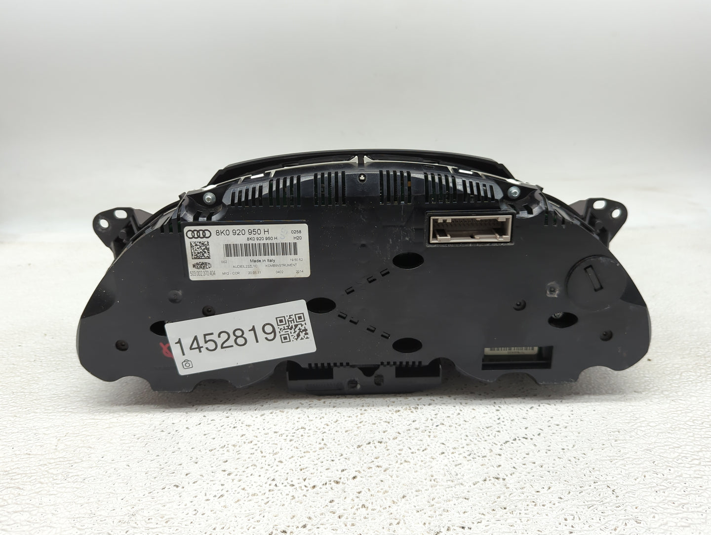 2010-2012 Audi A4 Instrument Cluster Speedometer Gauges P/N:8K0920950H 503002370404 Fits Fits 2010 2011 2012 OEM Used Auto P