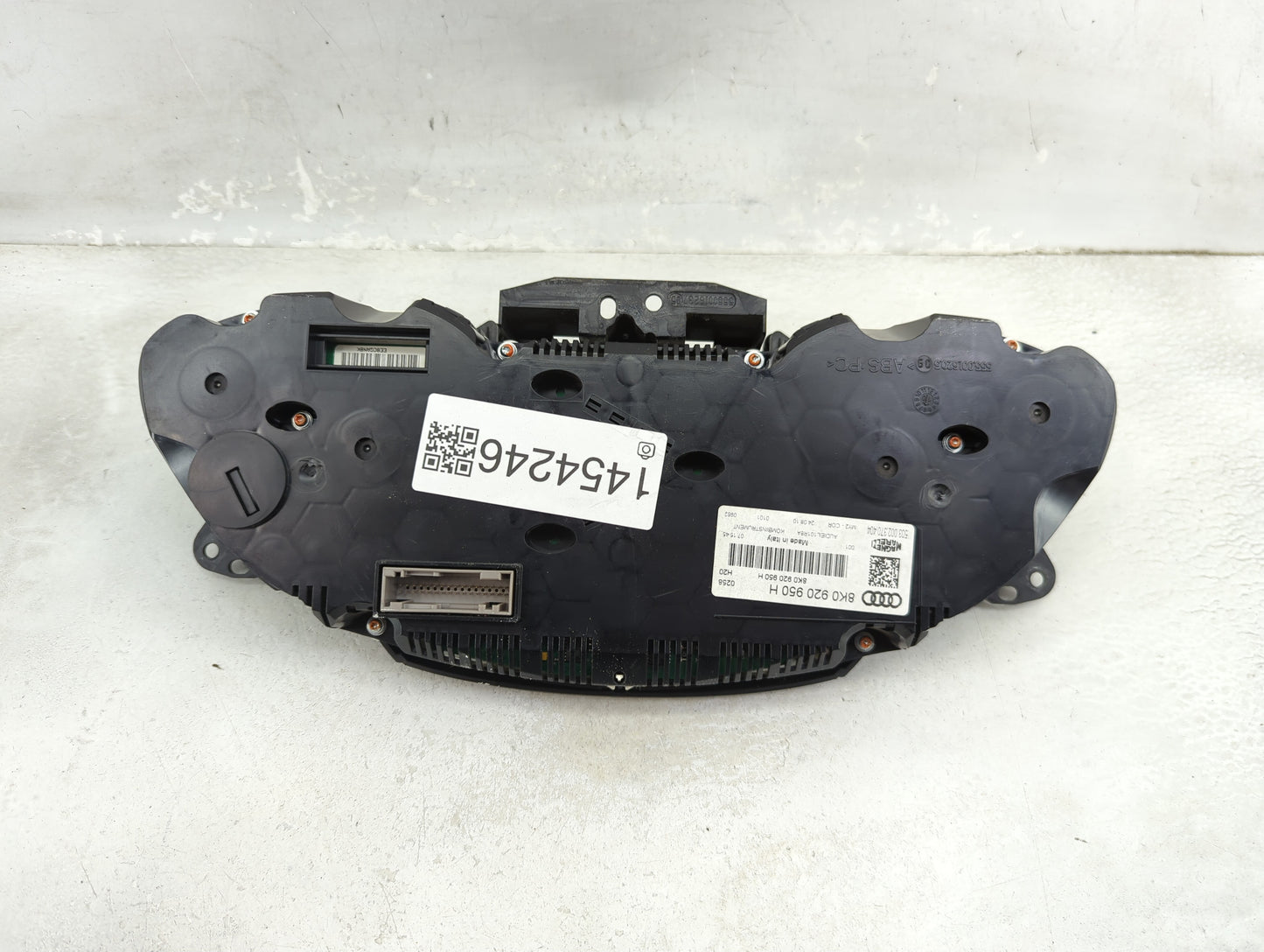 2010-2012 Audi A4 Instrument Cluster Speedometer Gauges P/N:8K0920950H 503002370404 Miles:141K Fits Fits 2010 2011 2012 OEM 