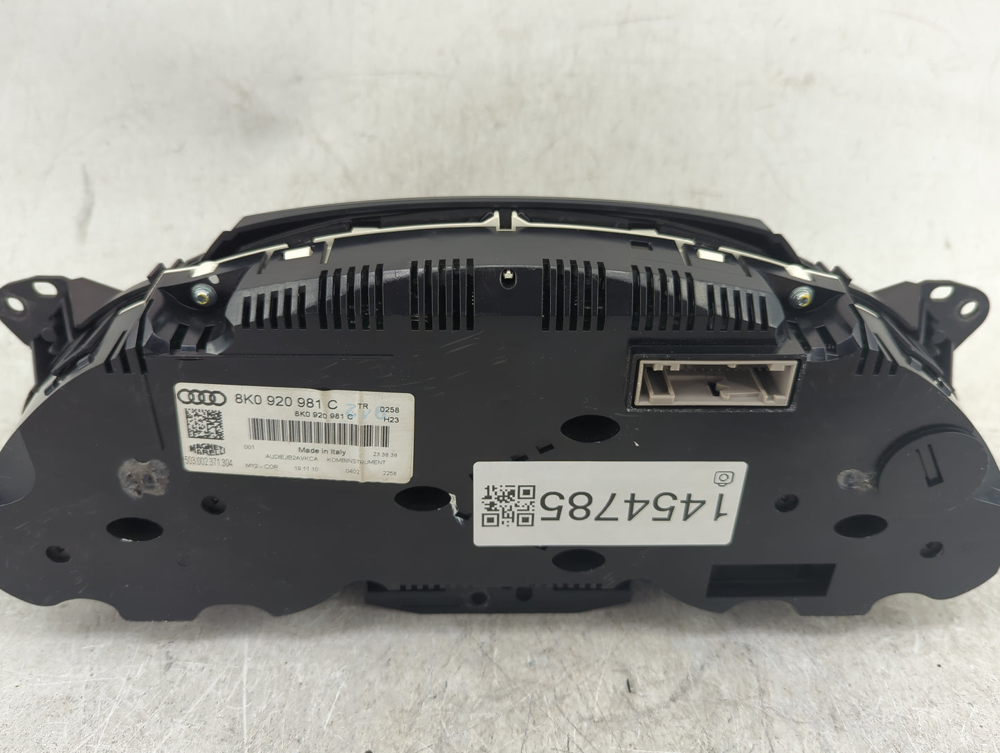 2010-2012 Audi A4 Instrument Cluster Speedometer Gauges P/N:8K0920981C 503002371304 Miles:106K Fits Fits 2010 2011 2012 OEM 