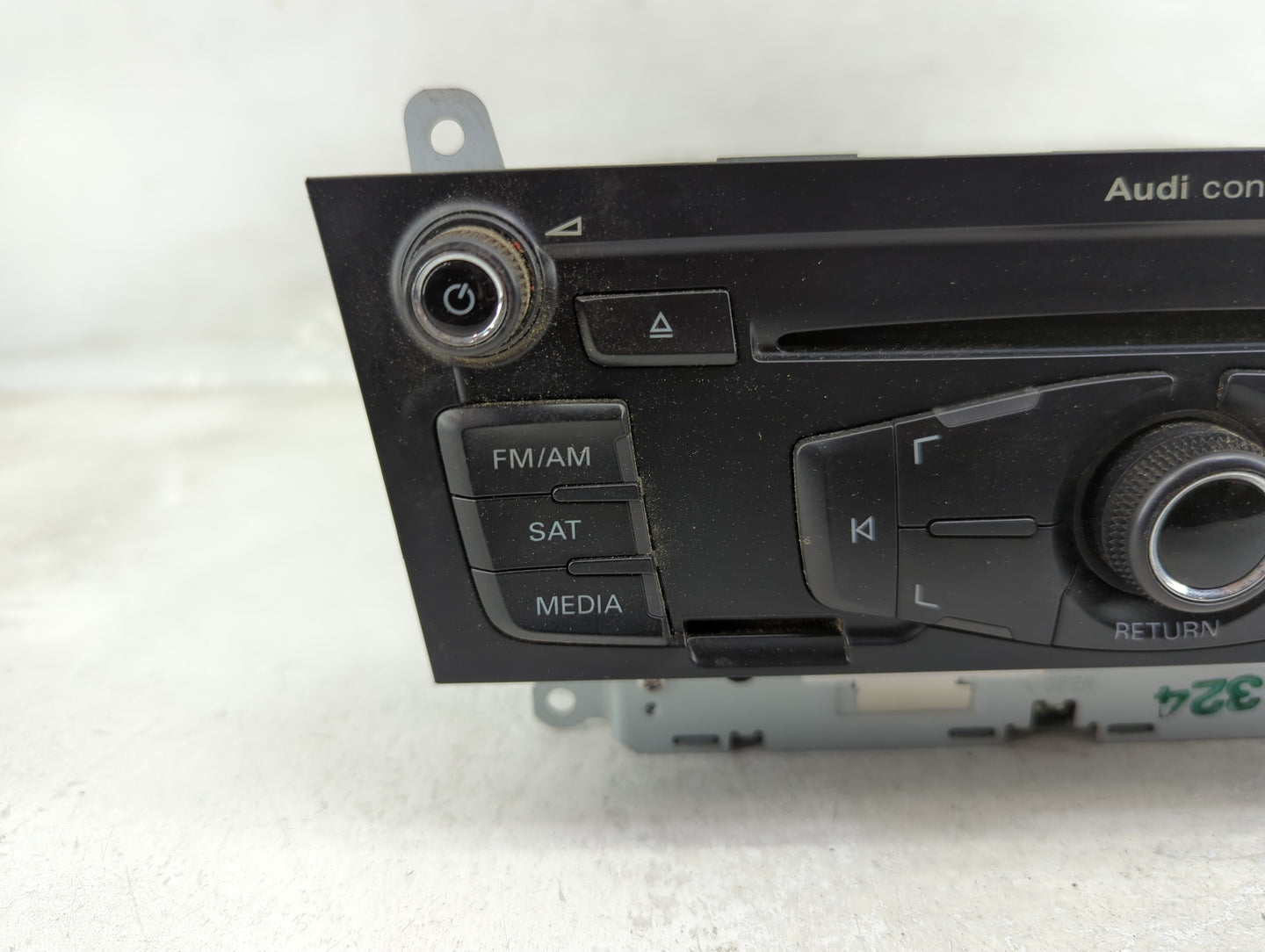 2010-2012 Audi A4 Radio AM FM Cd Player Receiver Replacement P/N:0810 0419 8T1 035 186 R Fits OEM Used Auto Parts - Oemuseda