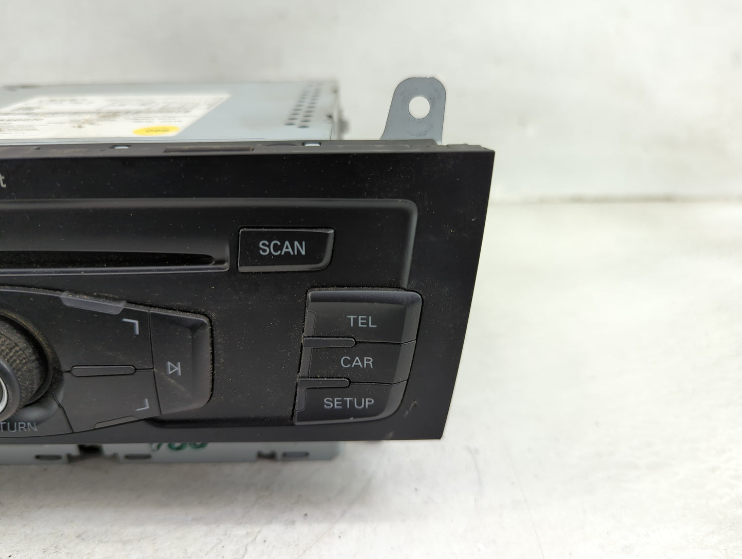2010-2012 Audi A4 Radio AM FM Cd Player Receiver Replacement P/N:0810 0419 8T1 035 186 R Fits OEM Used Auto Parts - Oemuseda