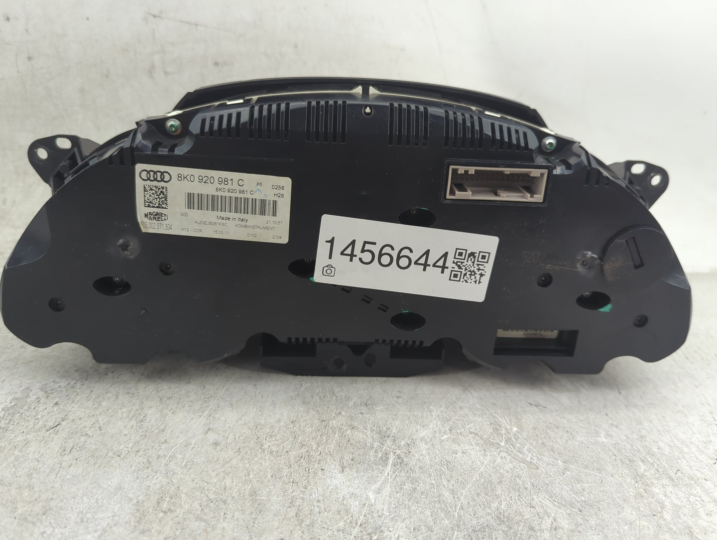 2010-2012 Audi A4 Instrument Cluster Speedometer Gauges P/N:8K0 920 981 C Miles: Fits Fits 2010 2011 2012 OEM Used Auto Part