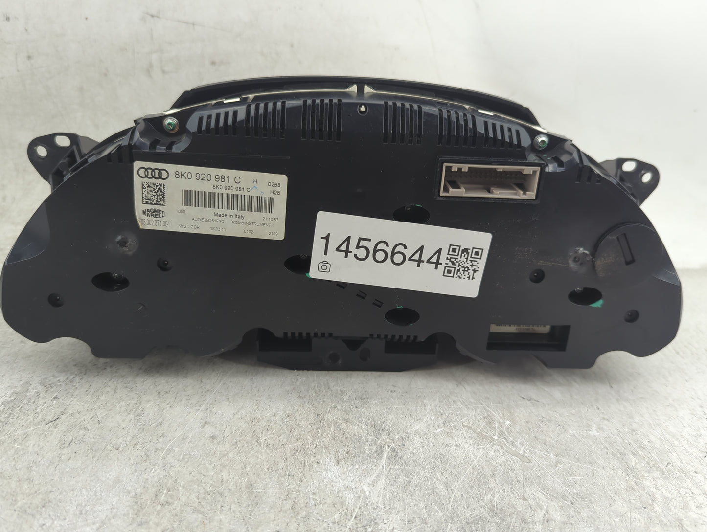 2010-2012 Audi A4 Instrument Cluster Speedometer Gauges P/N:8K0 920 981 C Miles: Fits Fits 2010 2011 2012 OEM Used Auto Part