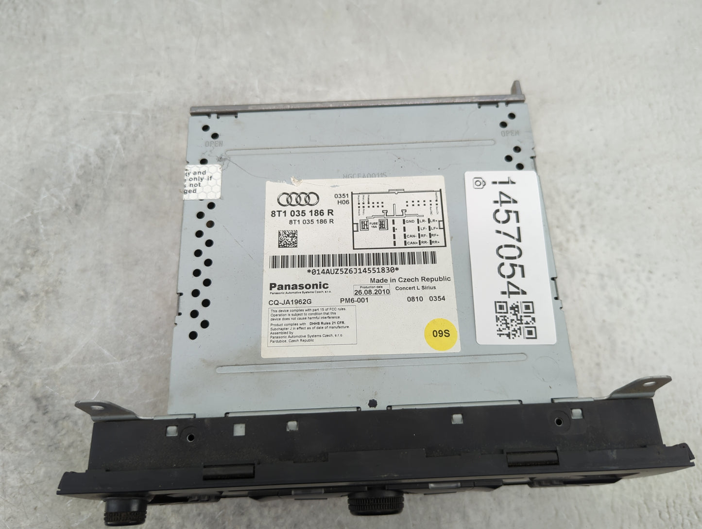 2010-2012 Audi A4 Radio AM FM Cd Player Receiver Replacement P/N:8T1035186R CQ-JA1962G Fits OEM Used Auto Parts - Oemusedaut